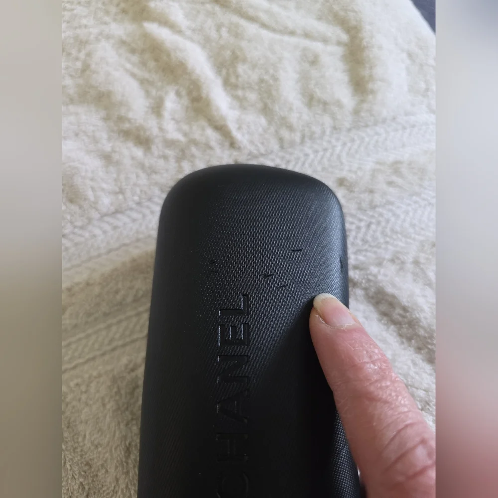 CHANEL – Authentic Black Hard Eyeglasses Case with CC Snap Button